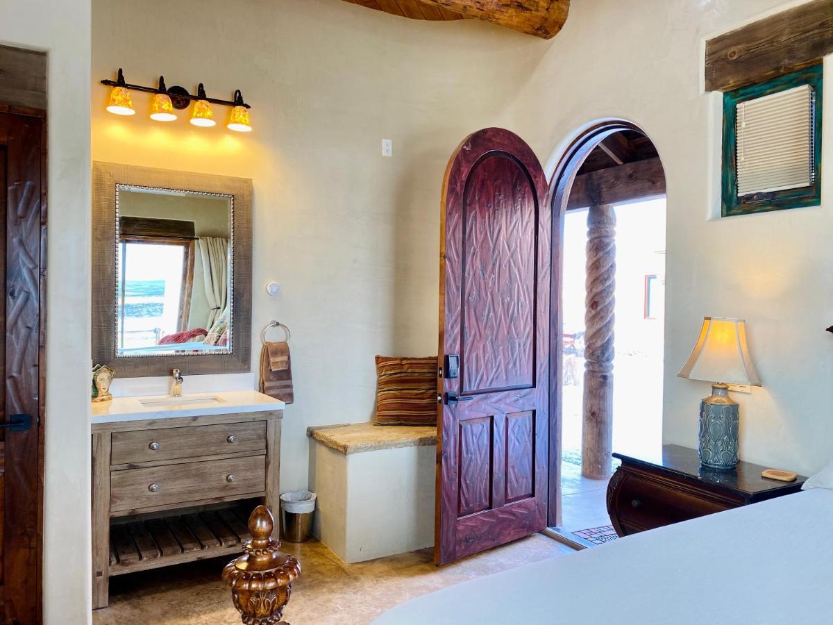 The Grand Hacienda Inn With Breakfast Abiquiu Bagian luar foto