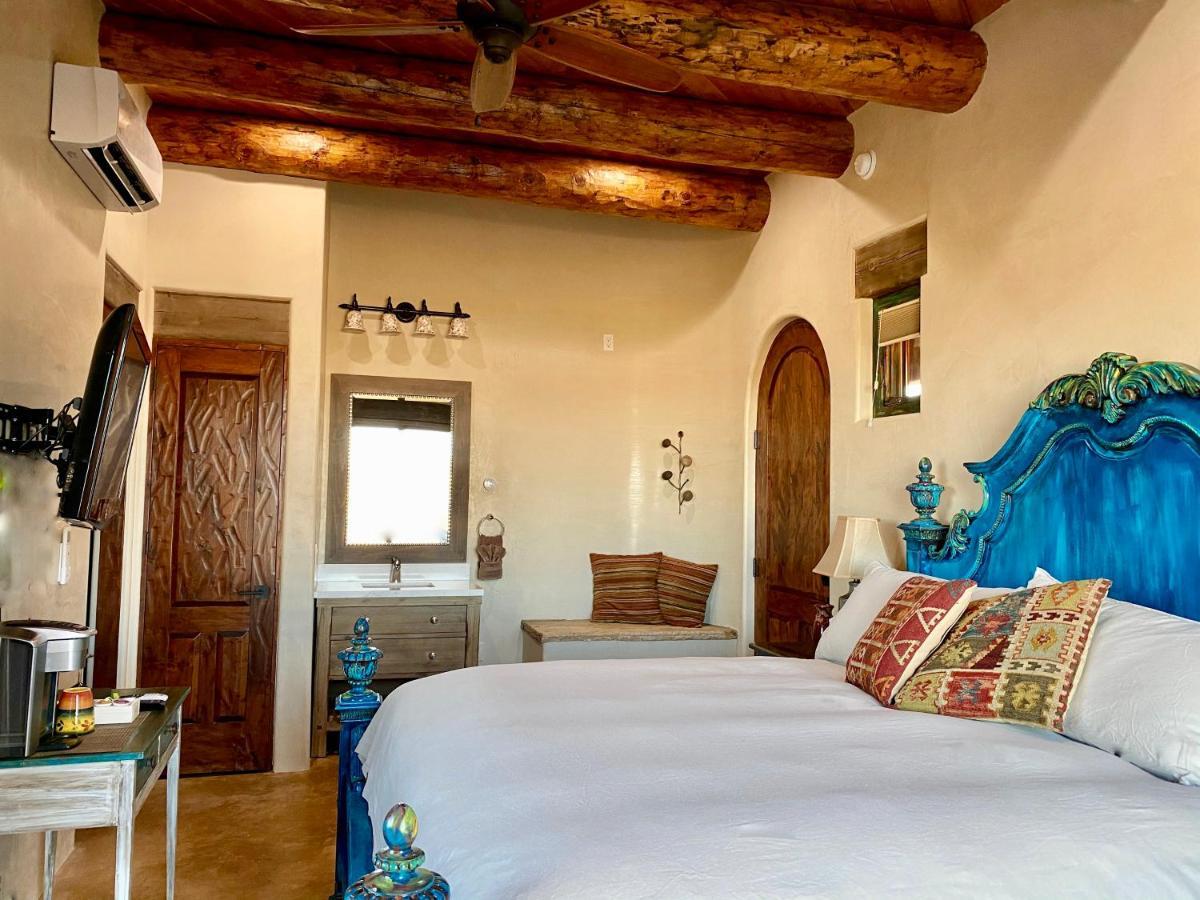 The Grand Hacienda Inn With Breakfast Abiquiu Bagian luar foto