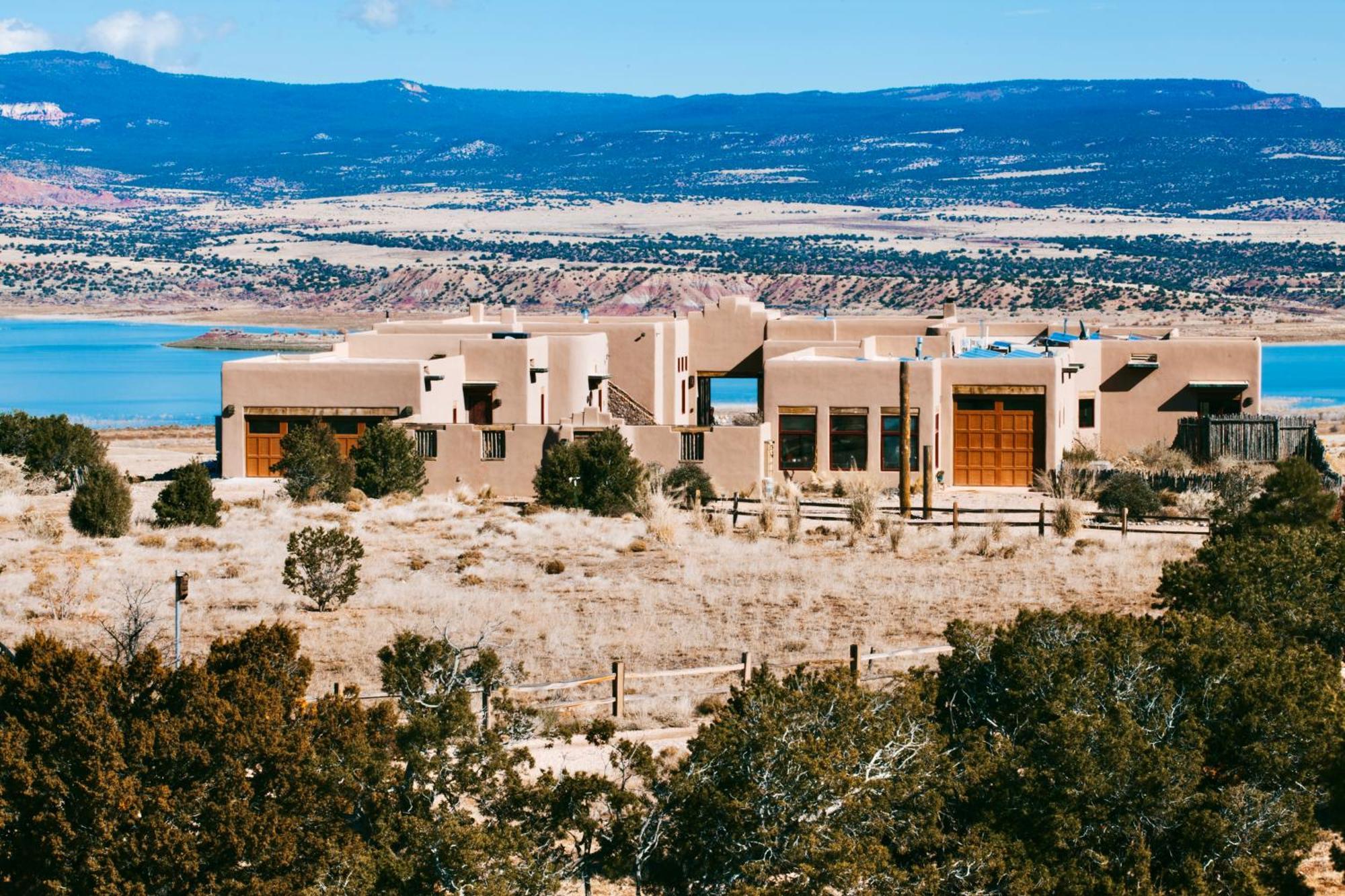 The Grand Hacienda Inn With Breakfast Abiquiu Bagian luar foto
